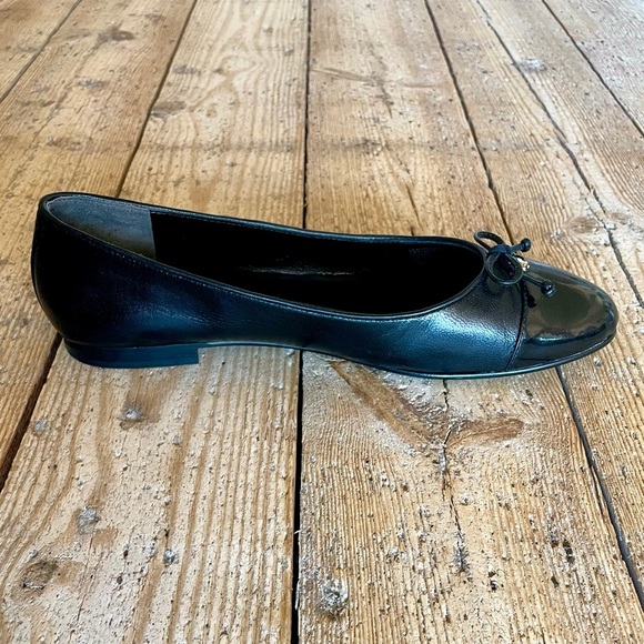 Tory Burch Black Leather Cap-Toe Ballet Flats 9M Quiet Luxury Classic - Picture 11 of 12